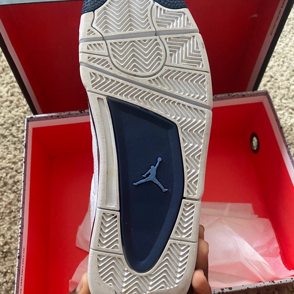 Retro Jordan 4 Columbia - Picture 7 of 8